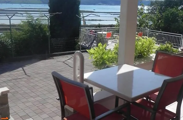 And Roza Bed & Breakfast