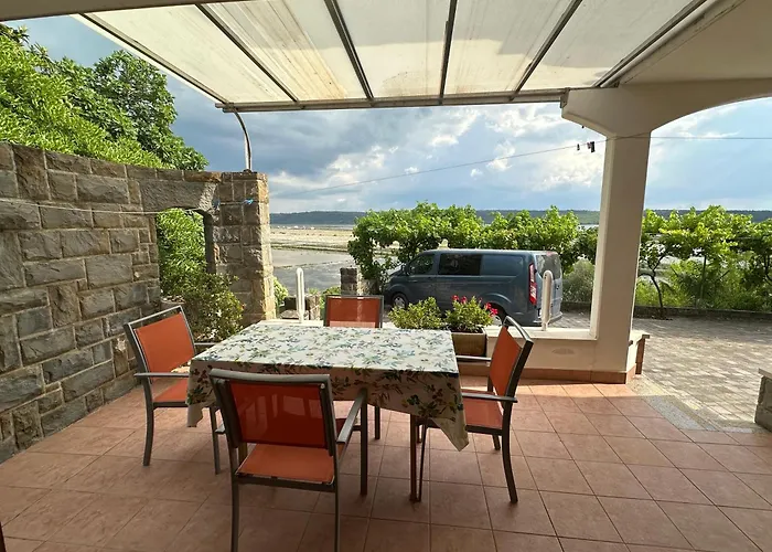 And Roza فندق مبيت وإفطار 2*