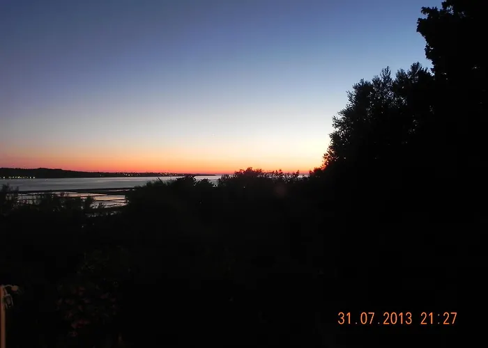 فندق مبيت وإفطار And Roza 2*